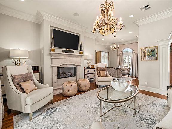 5th image of 353 Gentry Rd