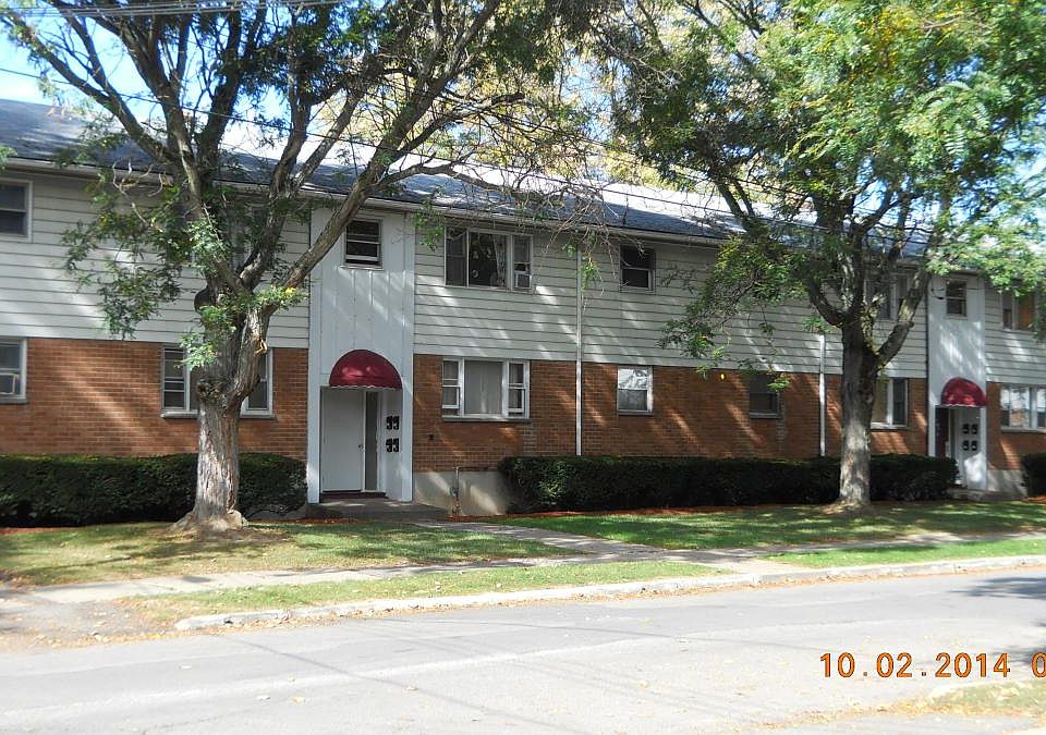 1st image of 4 Webster Ct APT 4
