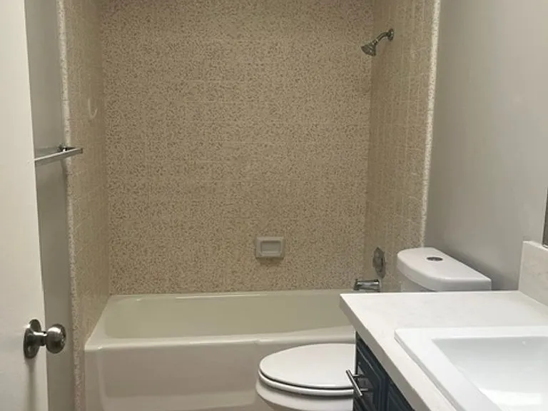 7613 Quailwood Dr #A-D — Photo 17