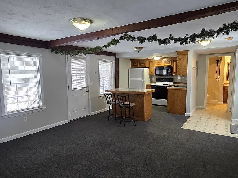 485 Main St #3 — Photo 3