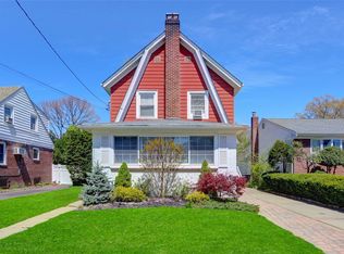 273 E Beverly Pkwy, Valley Stream, NY 11580