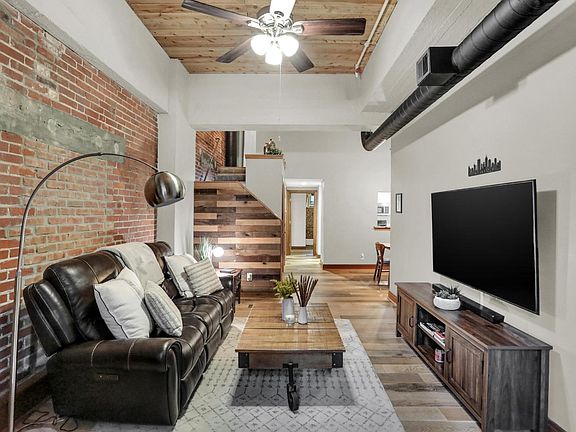 4th image of 735 Lexington Ave APT 14