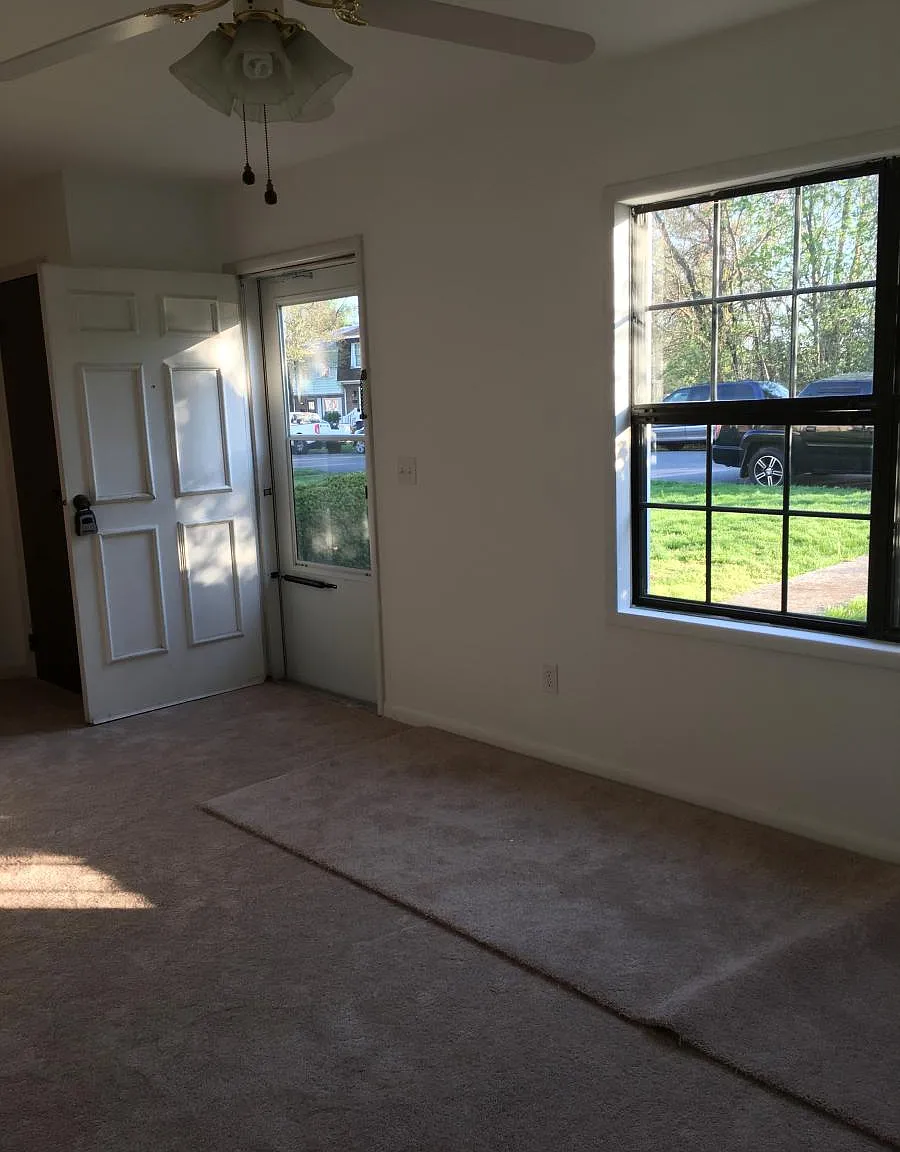 3 bed, 1.5 bath, 1180 sqft, $1,550 — Photo 3