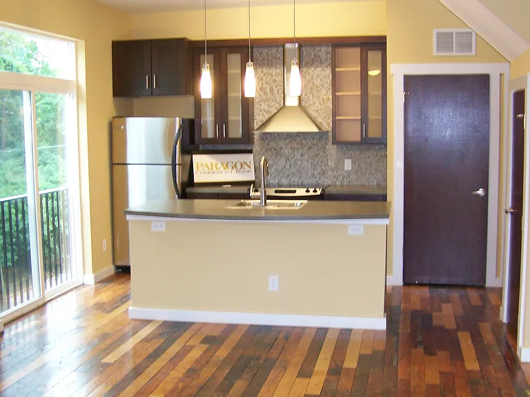 1000 Porter St #10 — Photo 13