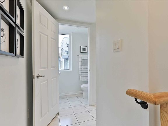 4th image of 7 Applewood Ln #232