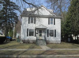 511 Elm St, Mauston, WI 53948