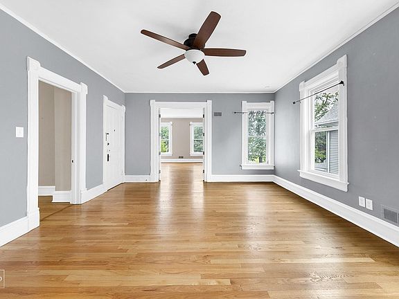 2nd image of 501 Elgin Ave #2