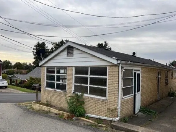 605 Wall St, Glassport, PA 15045