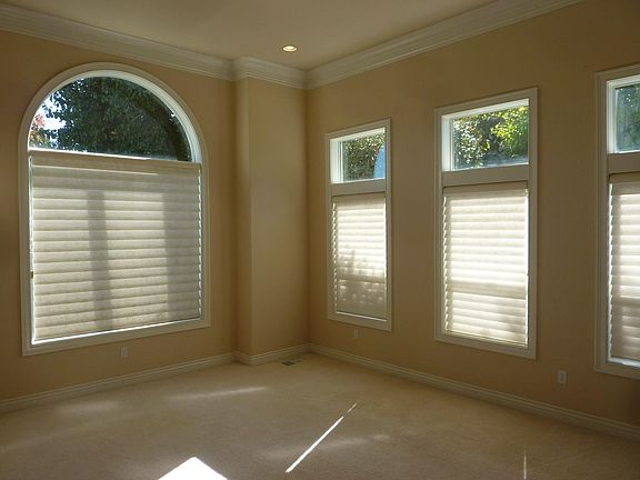 5th image of 4095 Plateau Cir