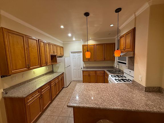 3rd image of 2228 Taylor St #2