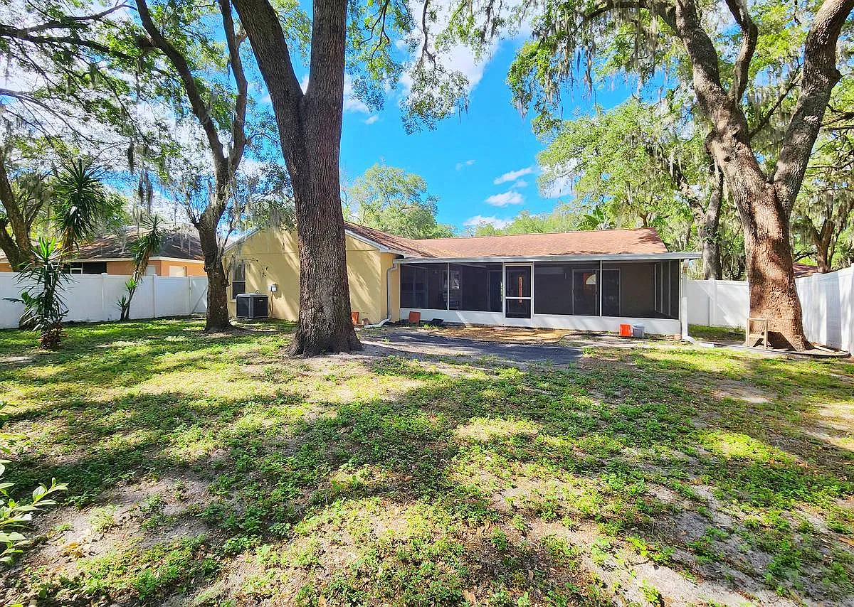 3 bed, 1690 sqft, $2,200 — Photo 4