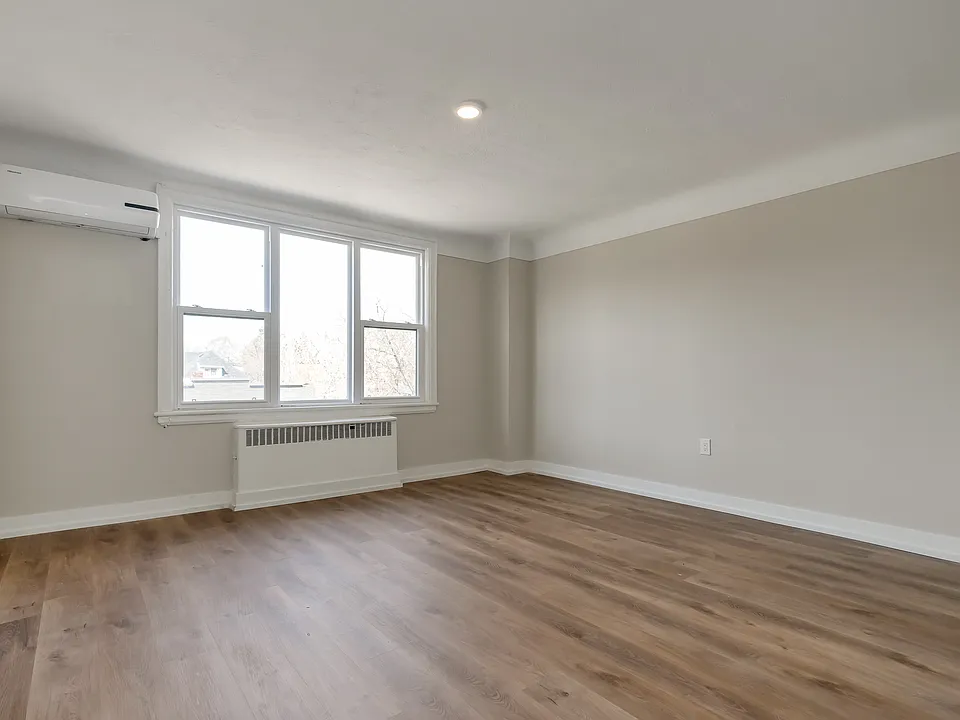 133 Prospect St S
