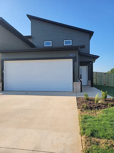 1803 SW Poigai Way #2 Photo 1