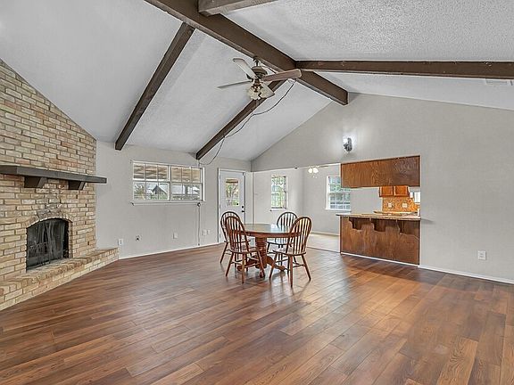 3rd image of 369 Anna Hobbs Ln
