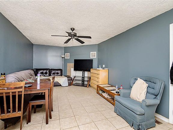 5th image of 3707 Wellington Ave