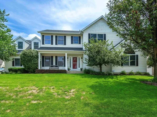 5835 Jenny Ln, Bettendorf, IA 52722