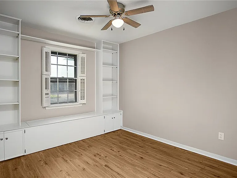 1003 Holik Dr — Photo 17