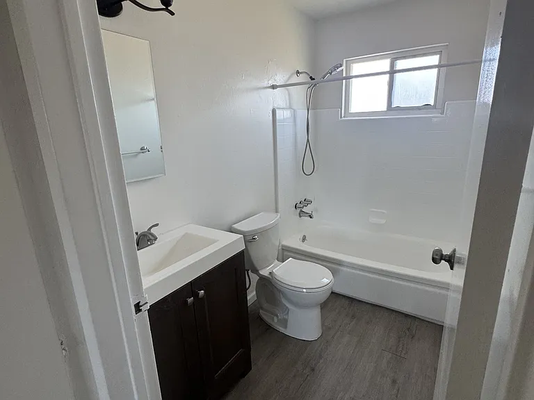 1359 Lewis St #8 — Photo 6
