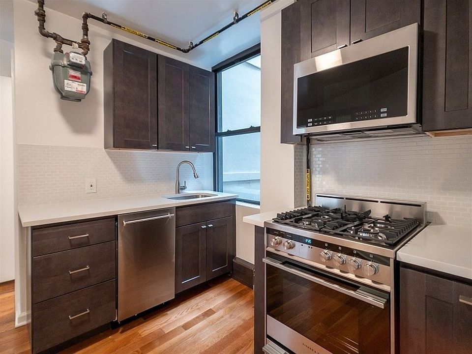 2nd image of 180 Borinquen Pl APT 6