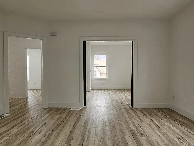 1035 Crosby St #1037 — Photo 21