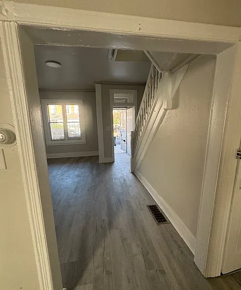 918 E 17th St #1 — Photo 7