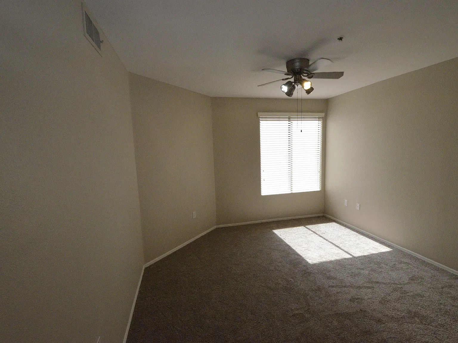 3rd Ave Unit 1013 - 1 — Photo 4