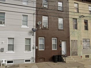 211 York St, Camden, NJ 08102