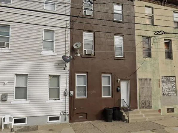 211 York St, Camden, NJ 08102