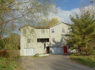 118 Park Ln, Ithaca, NY 14850