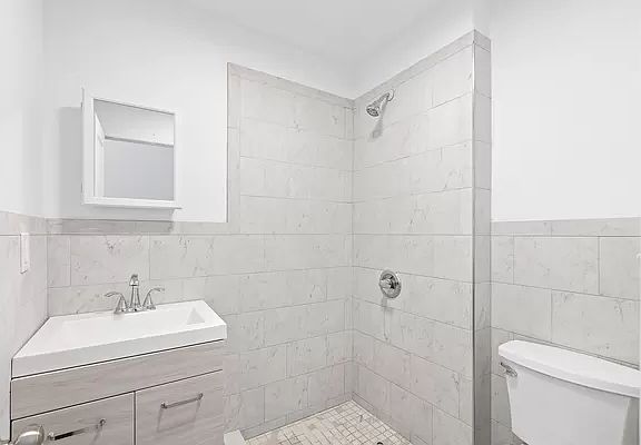 5th image of 552 W 161st St #1-7