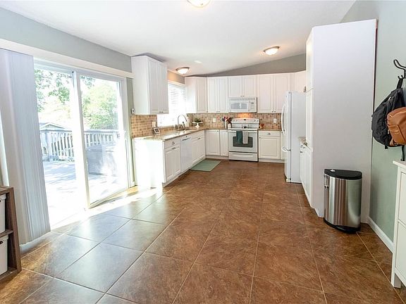 3rd image of 4338 Ironside Ln