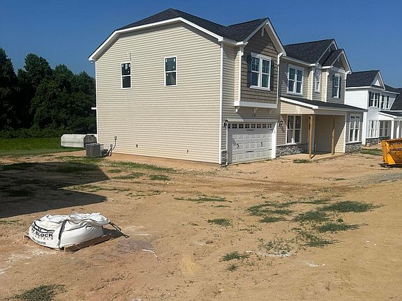 3rd image of 189 Margot Manor Drive