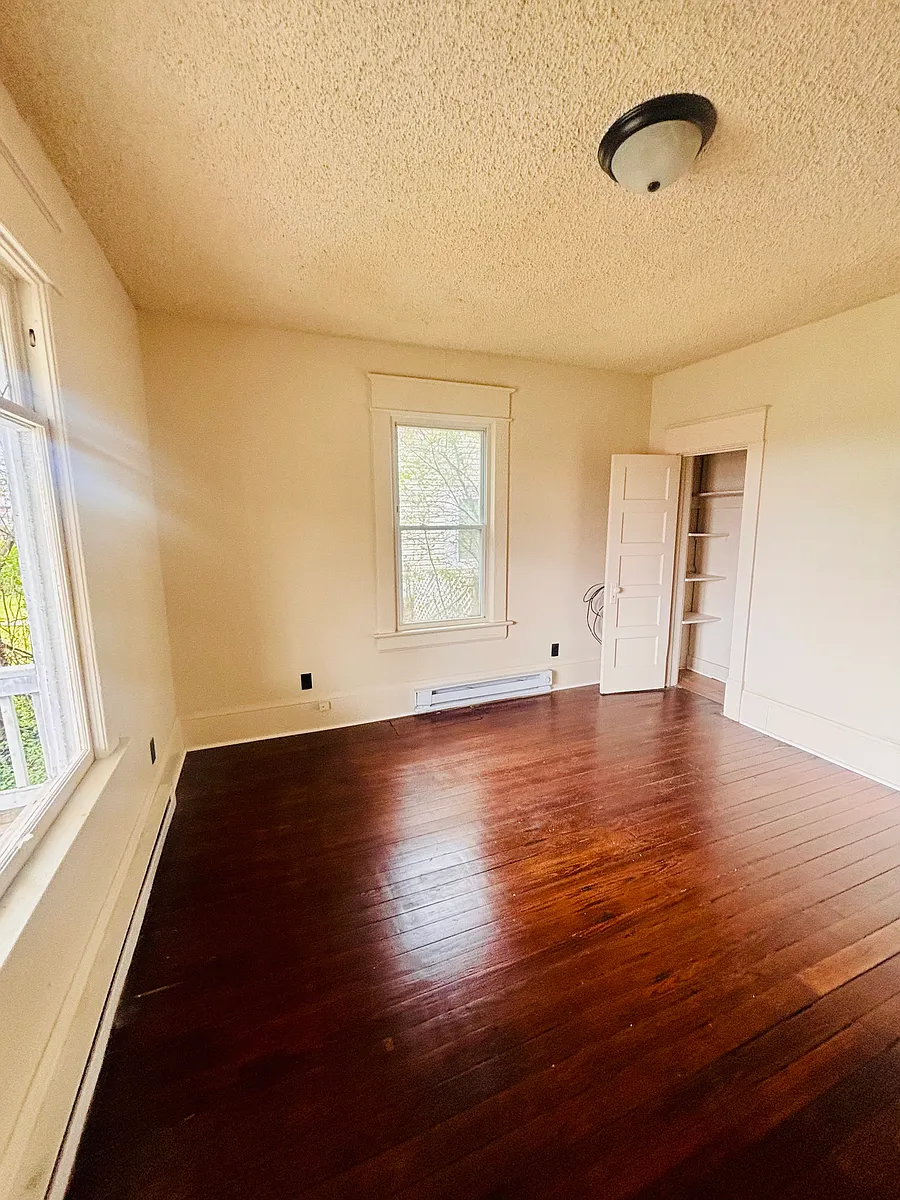 Building Photo - 1111 Orange Ave NW #A