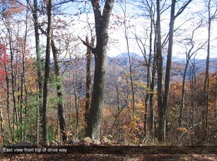 100 Callalantee Dr, Mountain City, TN 37683