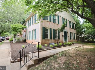 2400 Ansdel Ct, Reston, VA 20191