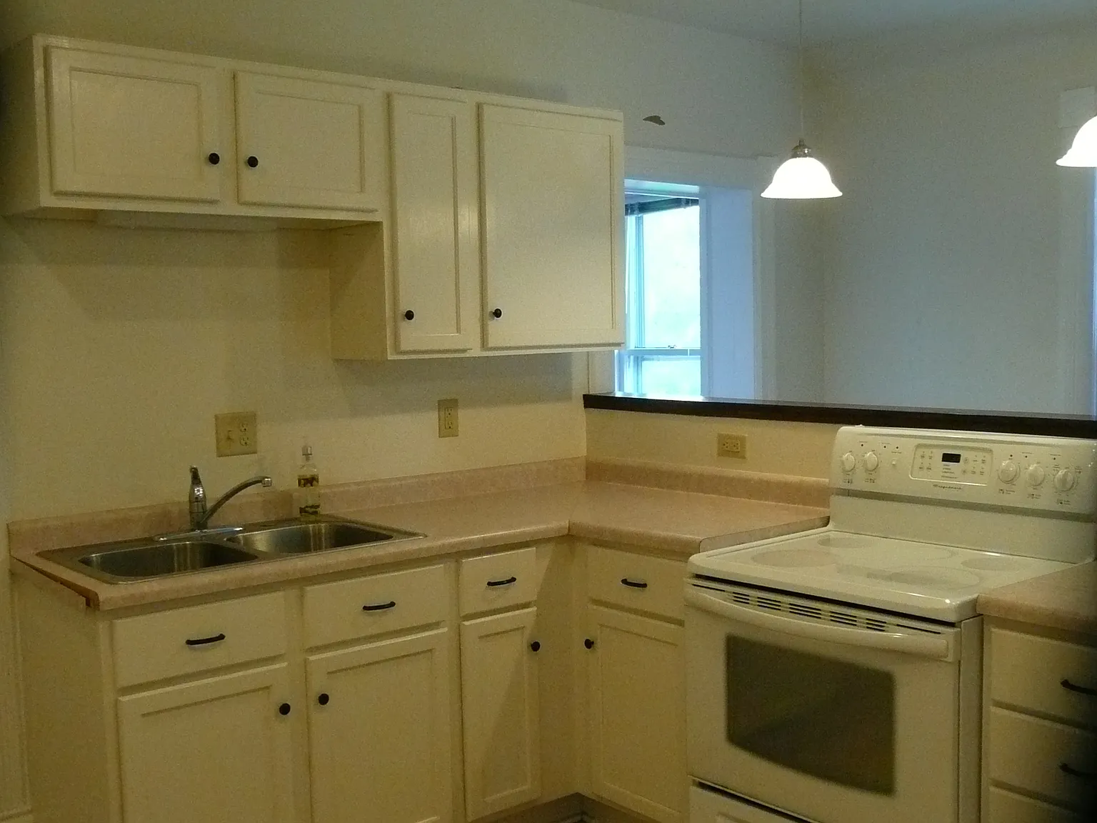 1 bed, $900 — Photo 1