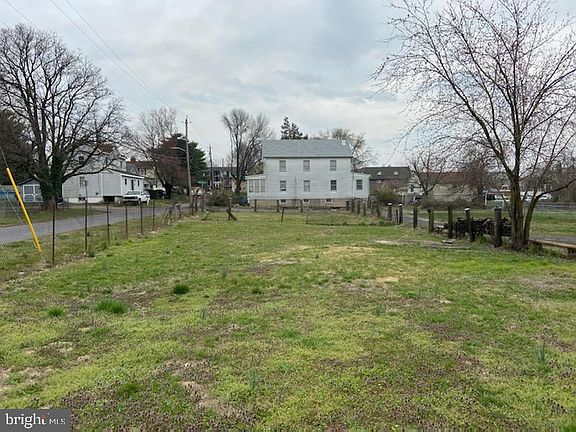 5th image of 7135 Martell Ave