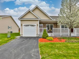 1 Cricketfield Ln #A, Hudson, NH 03051