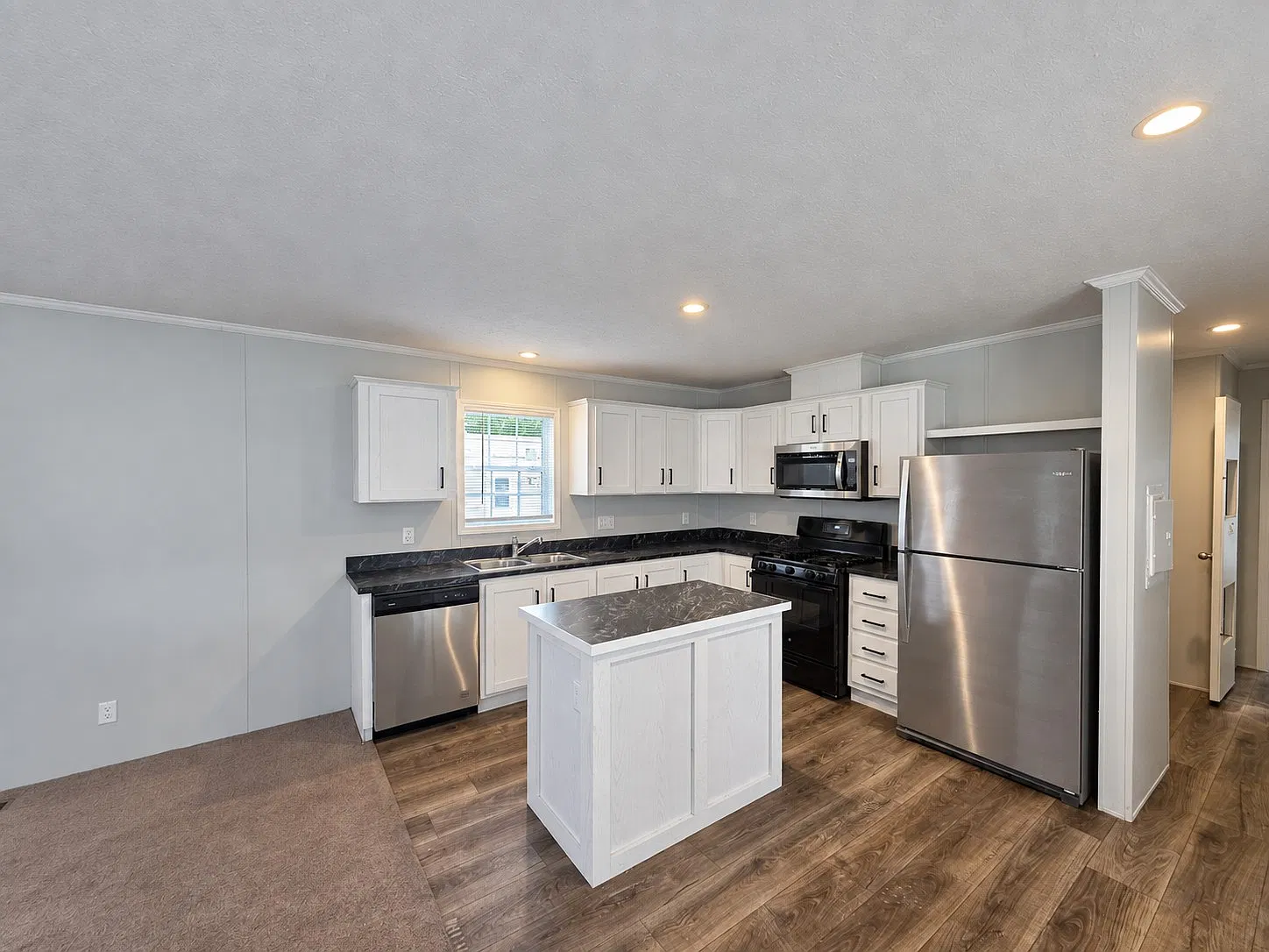 Pay No Rent Until Nov. 1st — Photo 2
