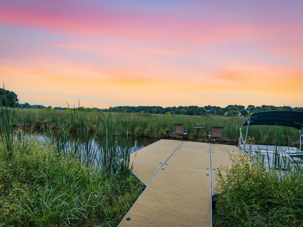 315 William Lake Shore Dr, Waconia, MN 55387