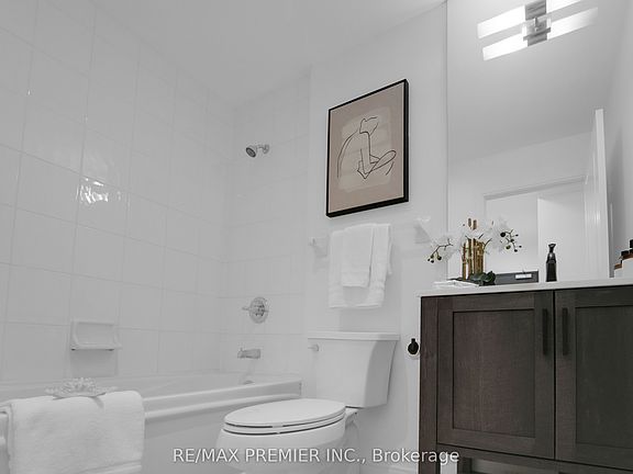 4th image of 18 Yorkville Ave #310