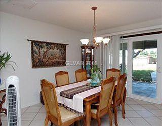 5th image of 10586 Haven St