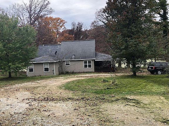 2nd image of 1271 Highway 240