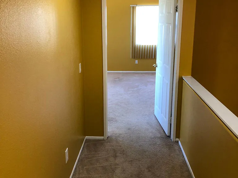 27162 Swift St — Photo 31
