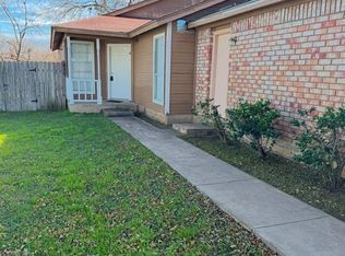 811 Lexington Rd APT A, Elgin, TX 78621