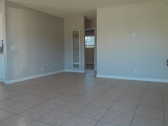 2nd image of 934 S Barrett Rd APT 1