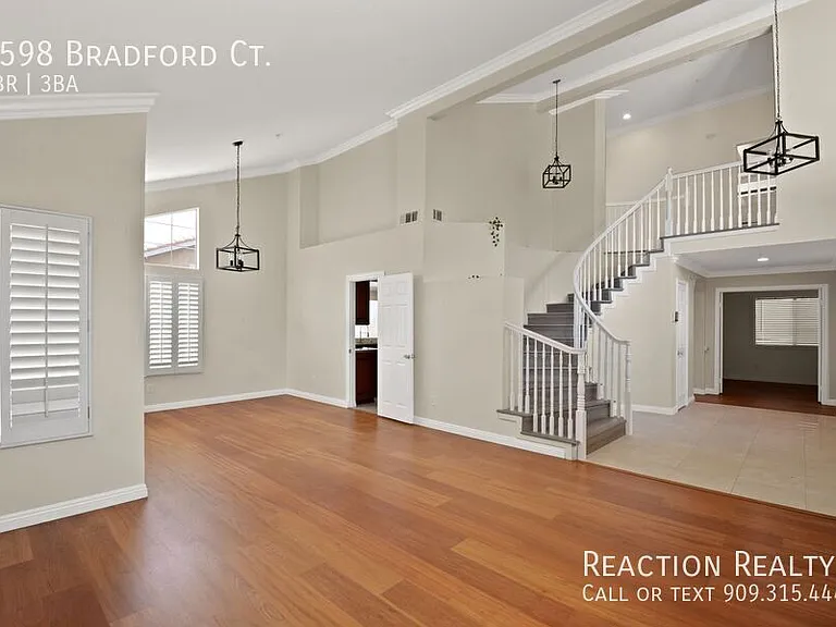 6598 Bradford Ct — Photo 12