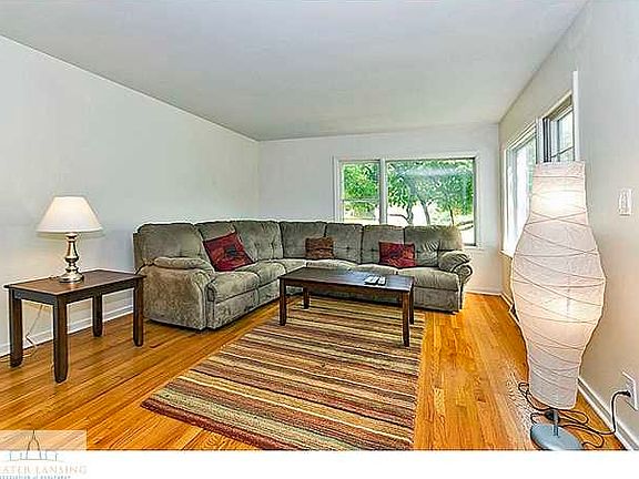 4th image of 233 University Dr