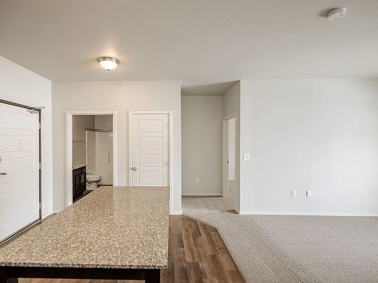 Kascade Place Apartments — Photo 102