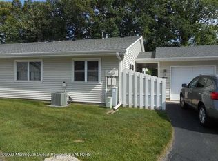 18 Debbie Dr #5001, Brick, NJ 08724